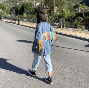 chaqueta con flecos